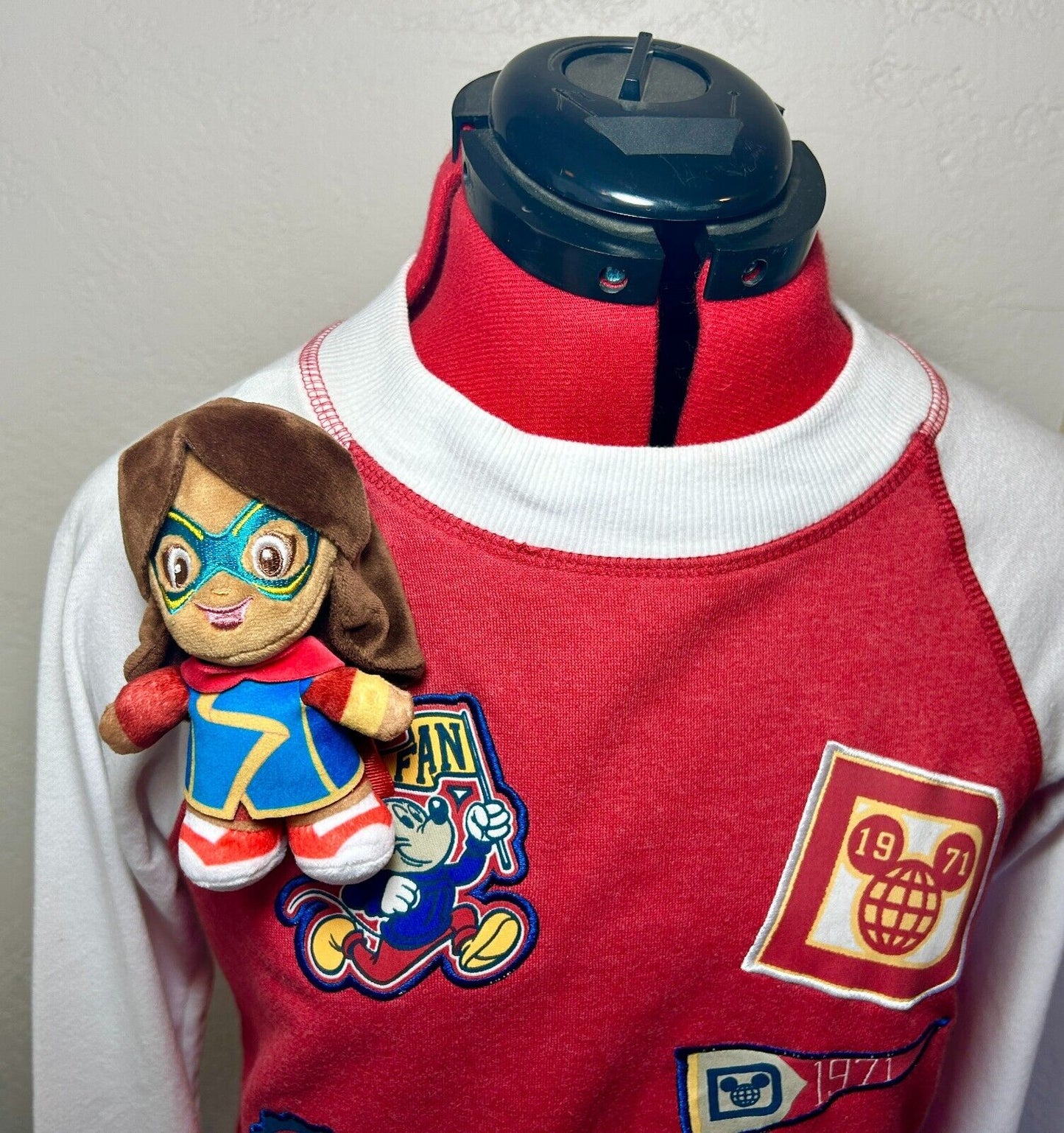 Disney Ms. Marvel Custom Magnetic Shoulder Pal Plush Marvel Super Hero Accessory